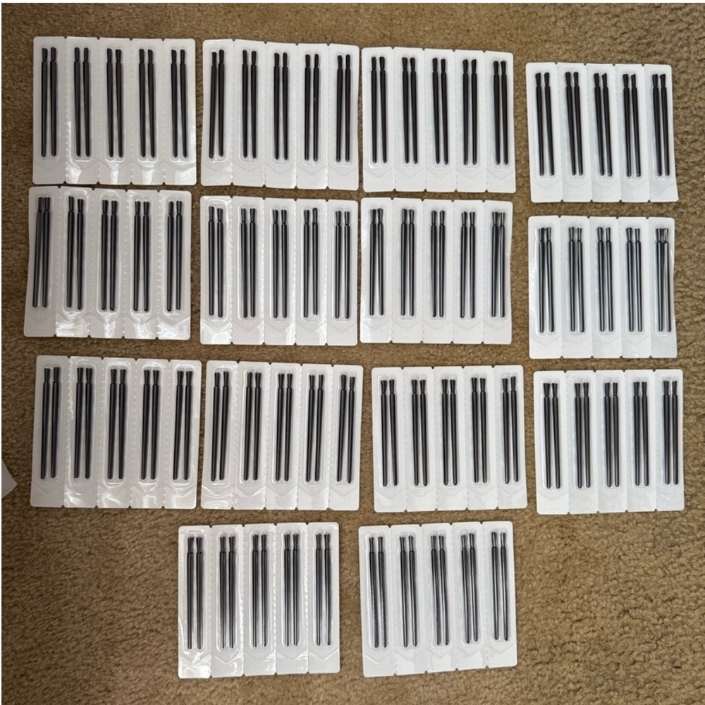NEW SEALED 2 SINGLE USE DISPOSABLE APPLICATORS 2-35 PACK 70 BRUSHES IN TOTAL
